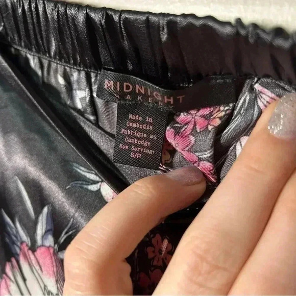 NWOT Midnight Bakery Nordstrom Floral Satin Pj Bottoms S - Picture 4 of 6
